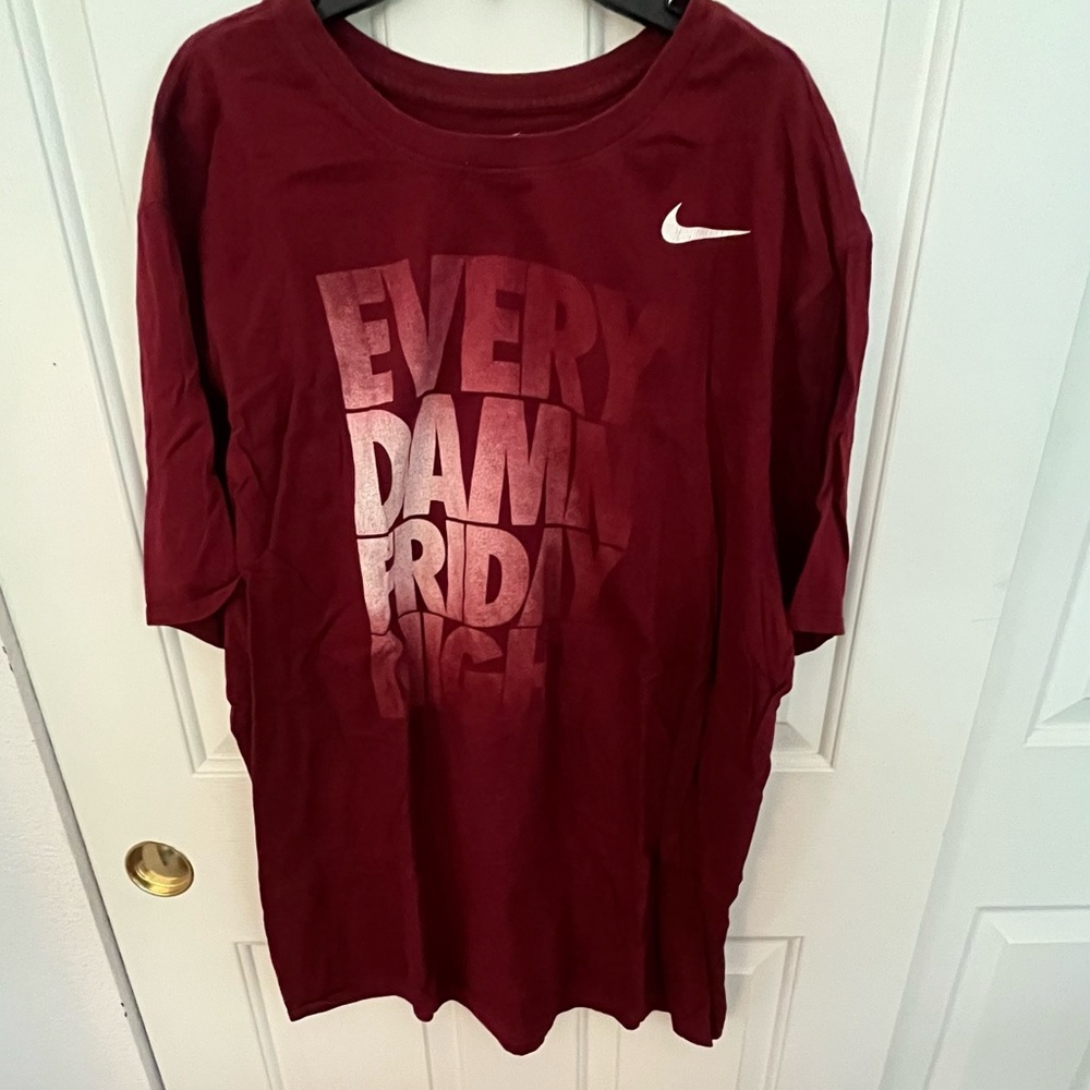 Nike Athletic cut tee